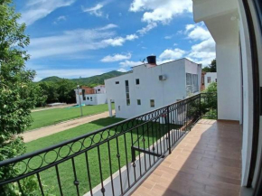 Casa en Condominio con Piscina